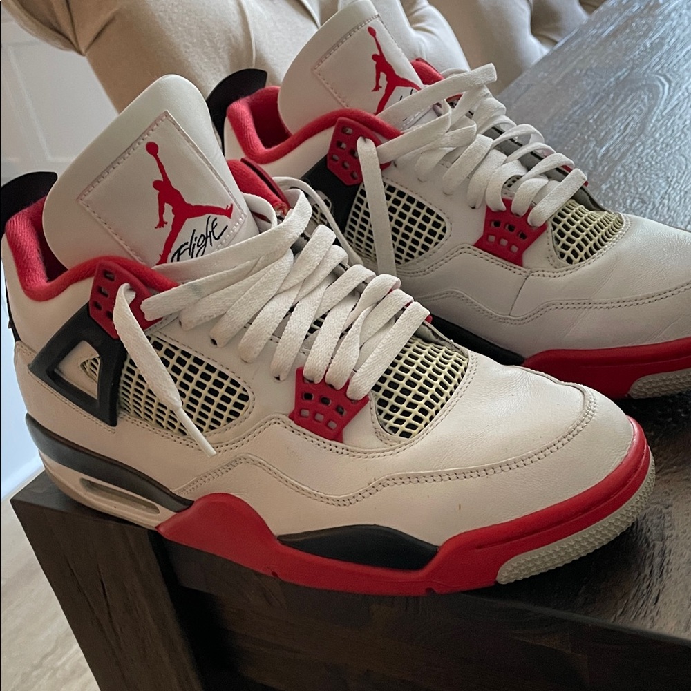 Jordan 4 retro fire Red